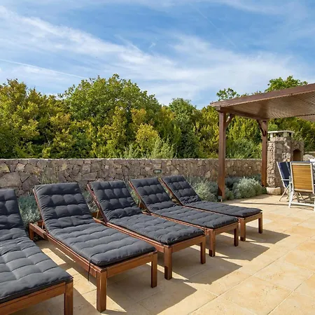 Holiday home 3 Bedroom Stunning In Kornic