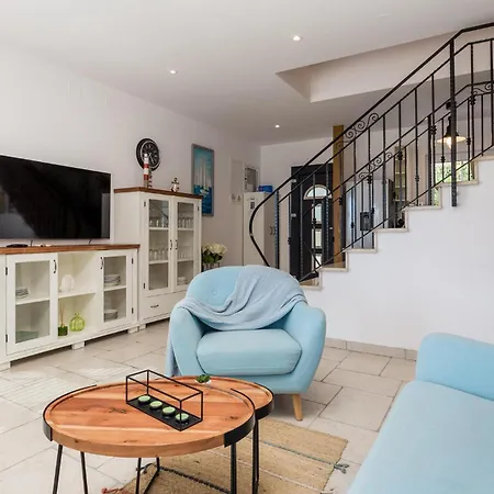 Holiday home 3 Bedroom Stunning In