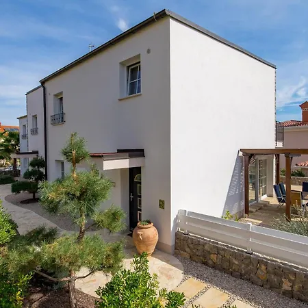Holiday home 3 Bedroom Stunning In *