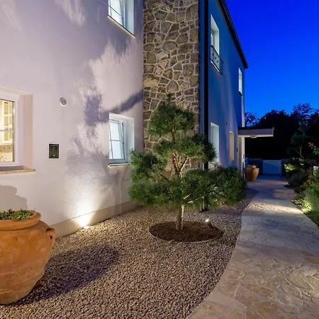 3 Bedroom Stunning In Holiday home Kornic