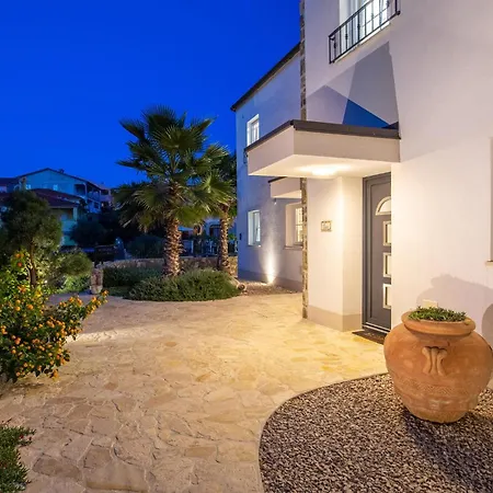 Holiday home 3 Bedroom Stunning In