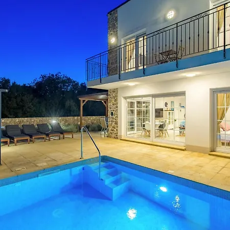 3 Bedroom Stunning In Kornic