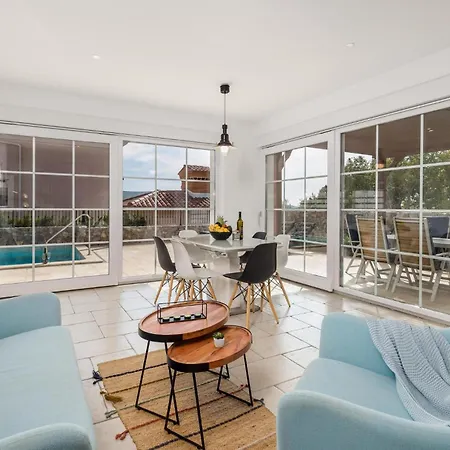 3 Bedroom Stunning In Holiday home
