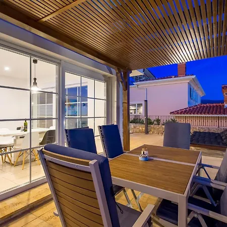 3 Bedroom Stunning In Holiday home Kornic