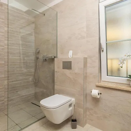3 Bedroom Stunning In Holiday home Kornic