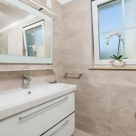 Holiday home 3 Bedroom Stunning In Kornic