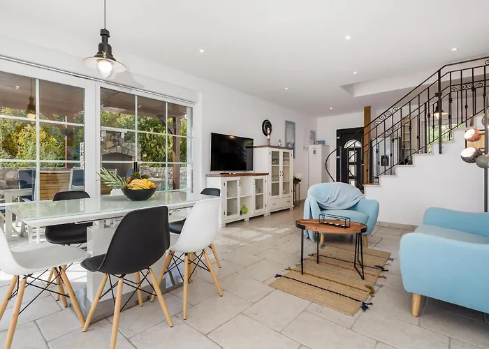 3 Bedroom Stunning In * Kornić