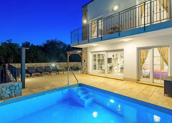 3 Bedroom Stunning In Kornić