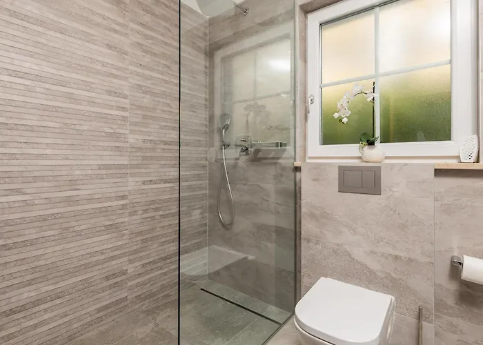 3 Bedroom Stunning In Kornić