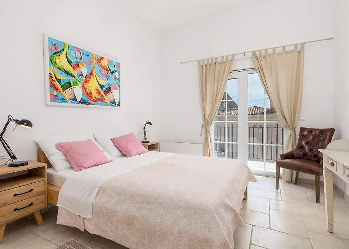 3 Bedroom Stunning In Dom wakacyjny Kornić