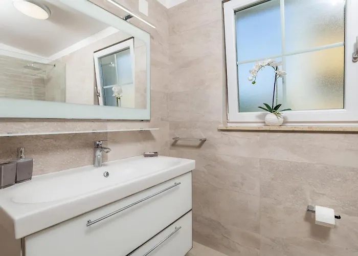 Dom wakacyjny 3 Bedroom Stunning In Kornić