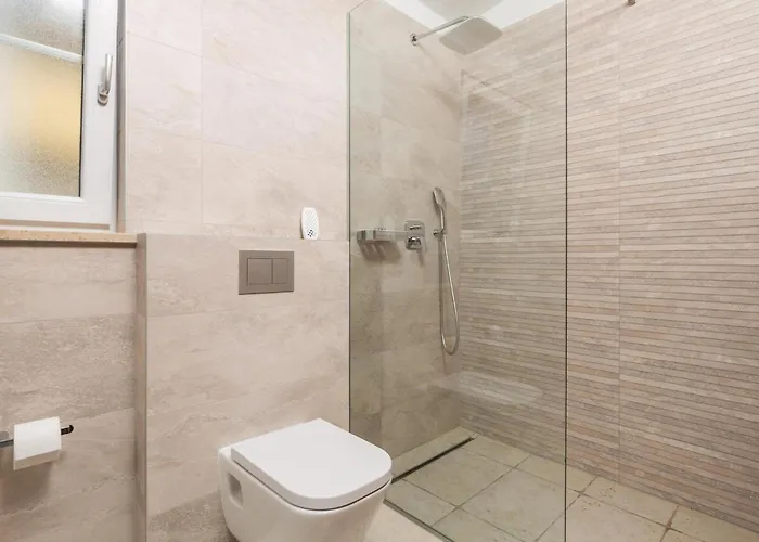 3 Bedroom Stunning In *