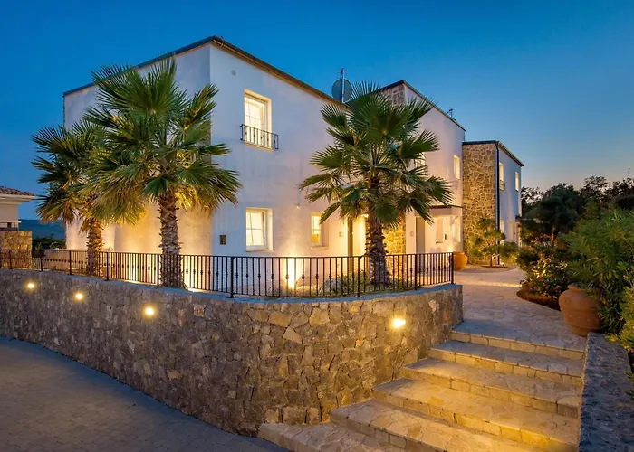 3 Bedroom Stunning In *
